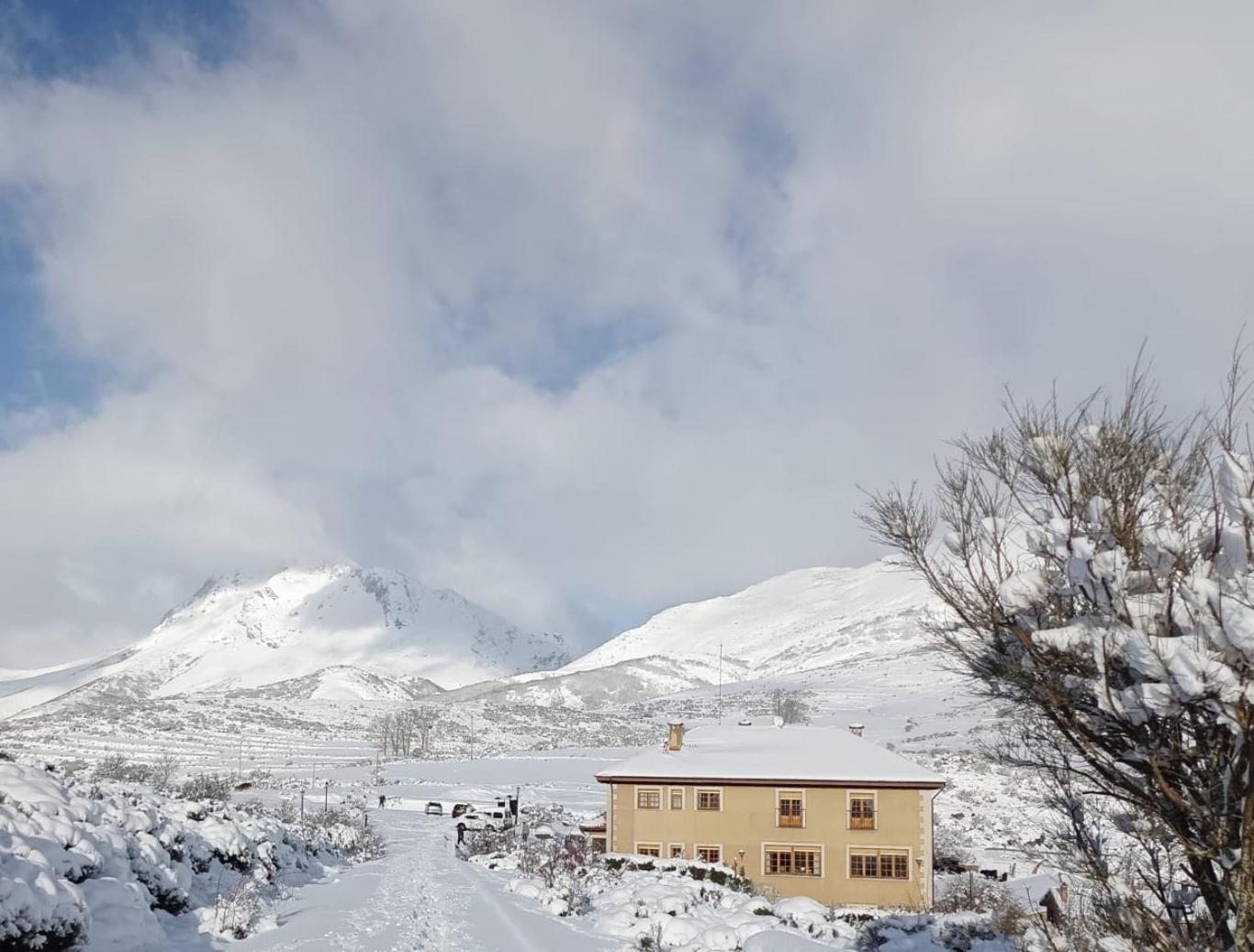 Hotel Pico Espiguete Alba de los Cardaños المظهر الخارجي الصورة