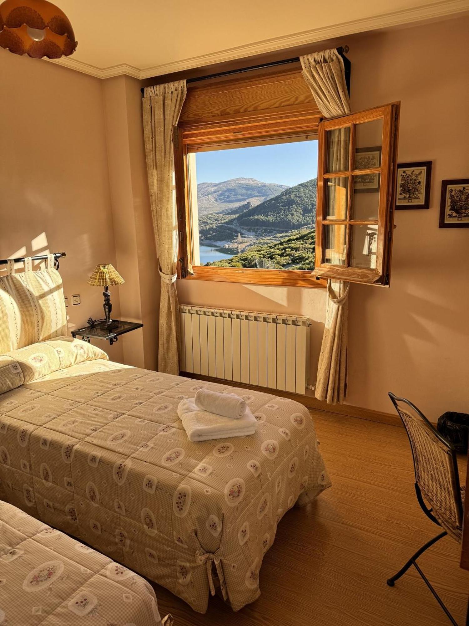 Hotel Pico Espiguete Alba de los Cardaños المظهر الخارجي الصورة